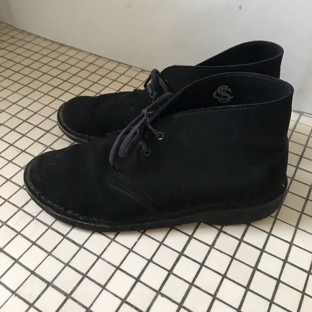 Clarks desert boots - black suede, size US 8.5